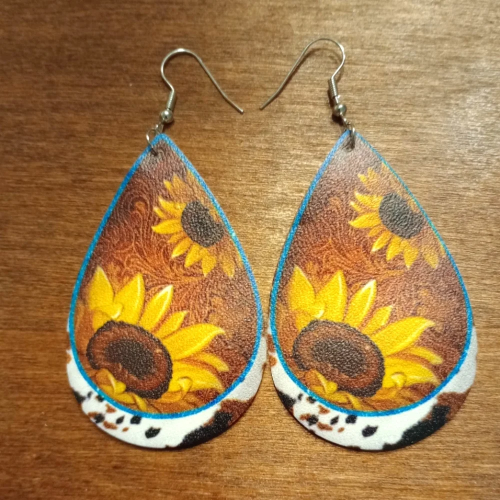 Sunflower cow print earrings - Picture 2 of 4
